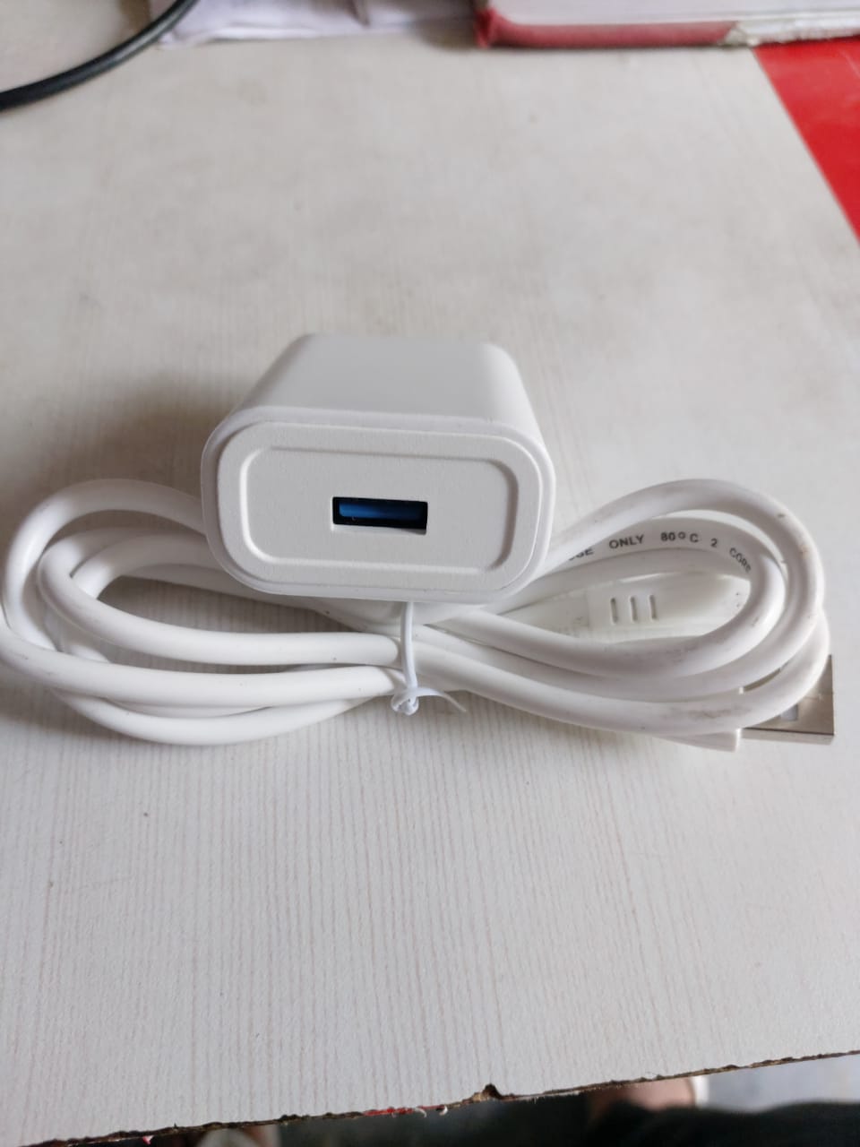 Quantum Mobile Charger (White) - Image 3